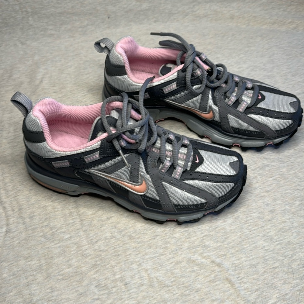 Womens Nike ACG Sneakers Black Pink Size 8.5 Nike ACG Shoes